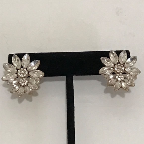 Vintage Rhinestone Earrings Gold Tone Stud Earrings - Picture 3 of 10